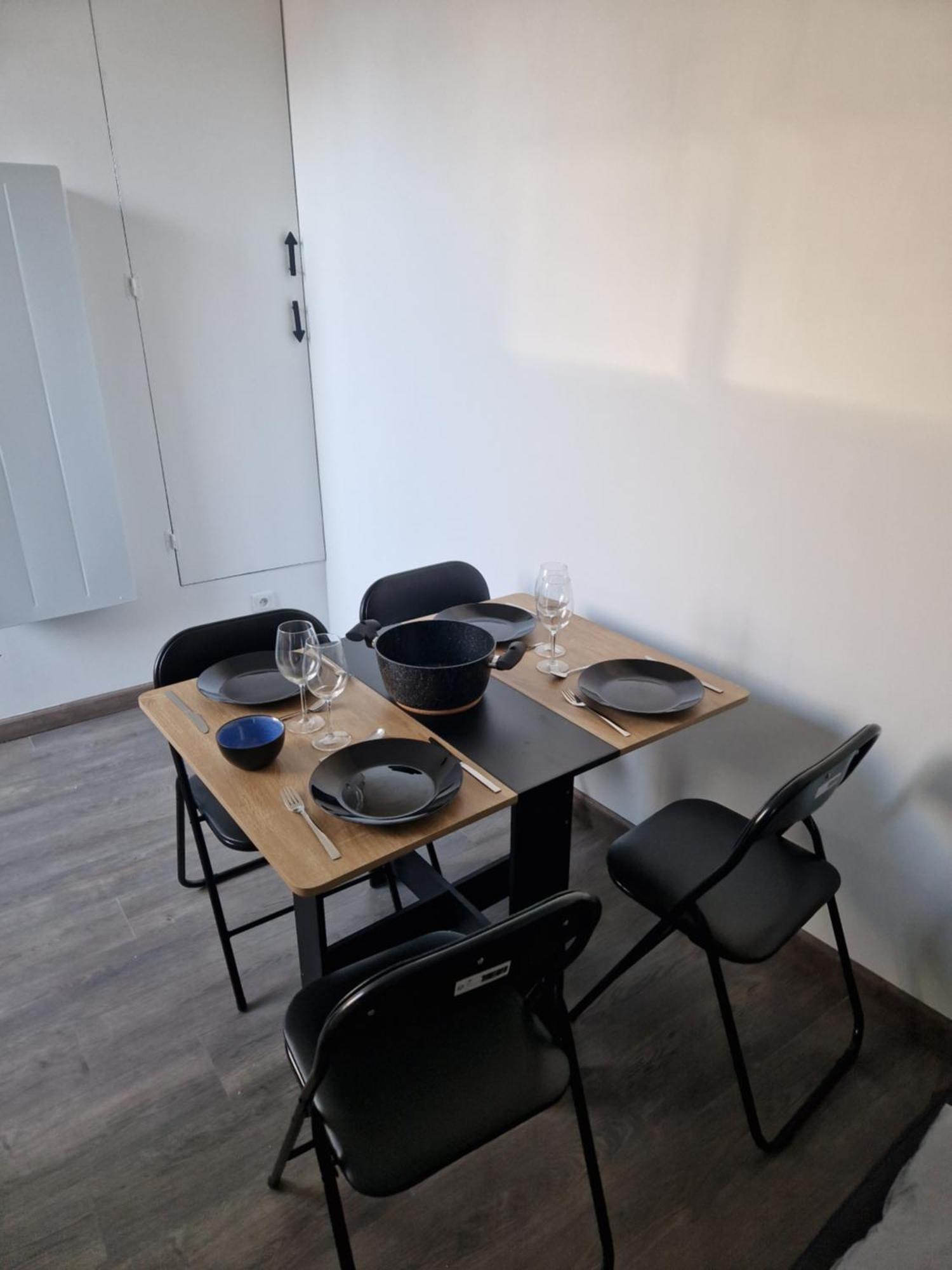 Les Appartements De Romain Et Julien 第戎 外观 照片